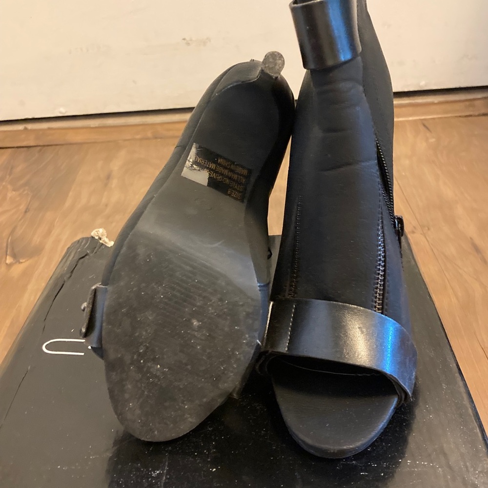 Black peep toe bootie